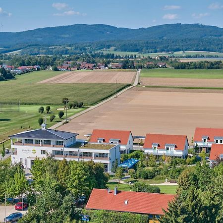 Bachhof Resort Hotel Kirchroth Exterior foto